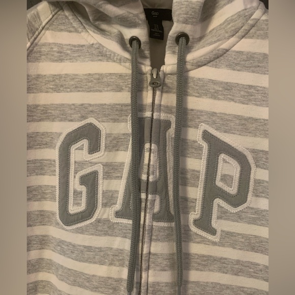 GAP hoodie size L fits small lined with t-shirt material - Picture 2 of 7